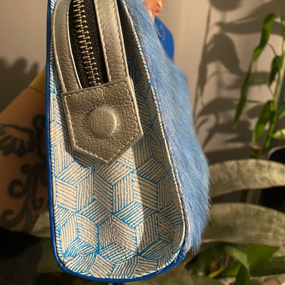 Min & Mon Blue Crossbody Bag with Eye Design - Picture 2 of 3